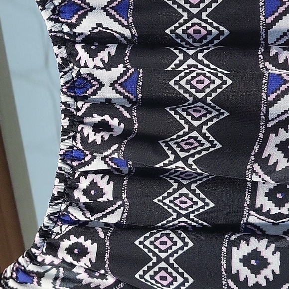 CHARLOTTE Russe Black Long Sleeve Dress with Colorful Geometric Pattern Size Med - Picture 6 of 8